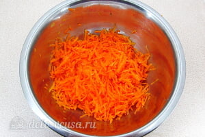 Квашеная капуста в рассоле: Трем морковь на терке