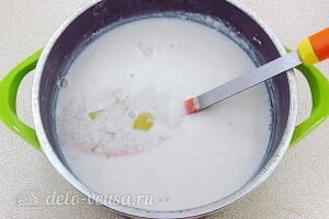 Молочный суп с ячневой крупой и картофелем: Доводим суп до кипения