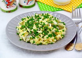 Рецепт салат с солеными огурцами и яблоками
