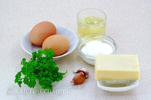 Яичный рулет с сыром и чесноком: Ингредиенты