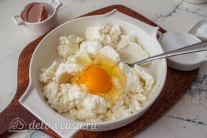 Сырники по Дюкану с отрубями: Добавляем яйцо и сахарозаменитель