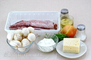 Запеченные кальмары с грибами в сметане: Ингредиенты Запеченные кальмары с грибами в сметане: Ингредиенты