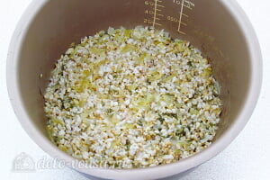 Овсяная каша из цельного зерна с луком в мультиварке: Доводим кашу до готовности