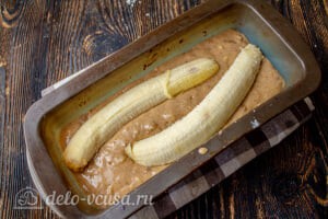 Банановый хлеб с грецкими орехами: Украшаем хлеб и отправляем духовку