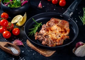 Рецепт стейк из свинины на кости