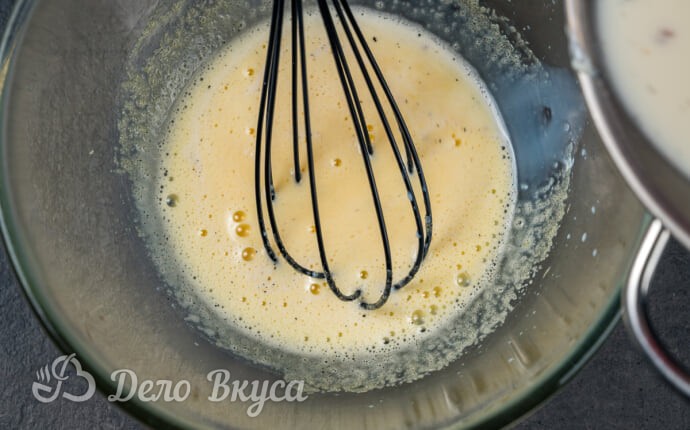 Куриные желтки темперированные горячим молоком Куриные желтки темперированные горячим молоком