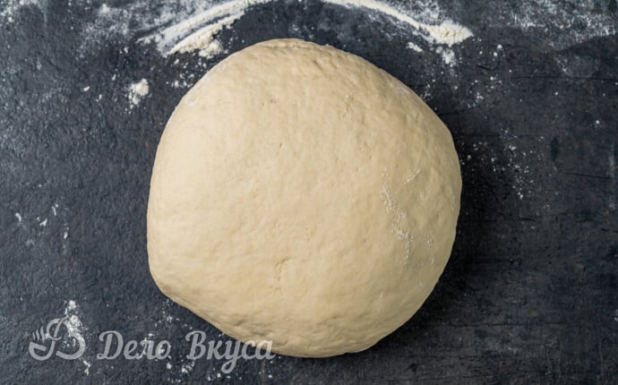 Тесто для вареников собранное в шар Тесто для вареников собранное в шар