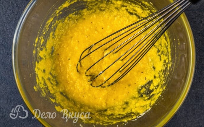 Яйца и желтки перемешанные с сыром пекорино Яйца и желтки перемешанные с сыром пекорино