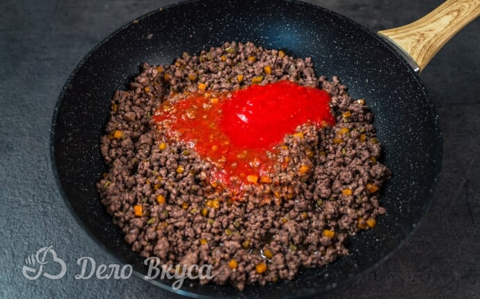 Каннеллони с мясным фаршем: добавляем томаты в собственном соку