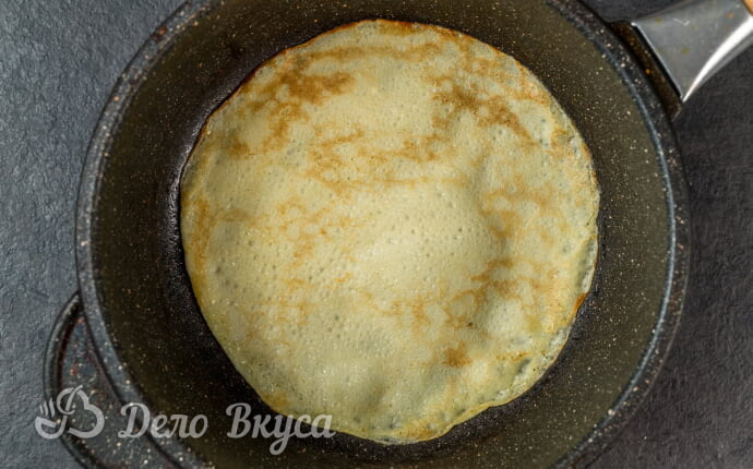 Блины с мясом и рисом: Выпекаем блинчики на горячей сковороде